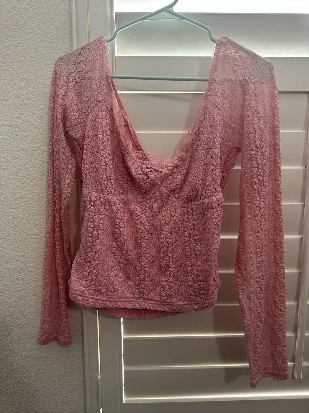 Aeropostale Pink Lace Long Sleeve V-Neck Top